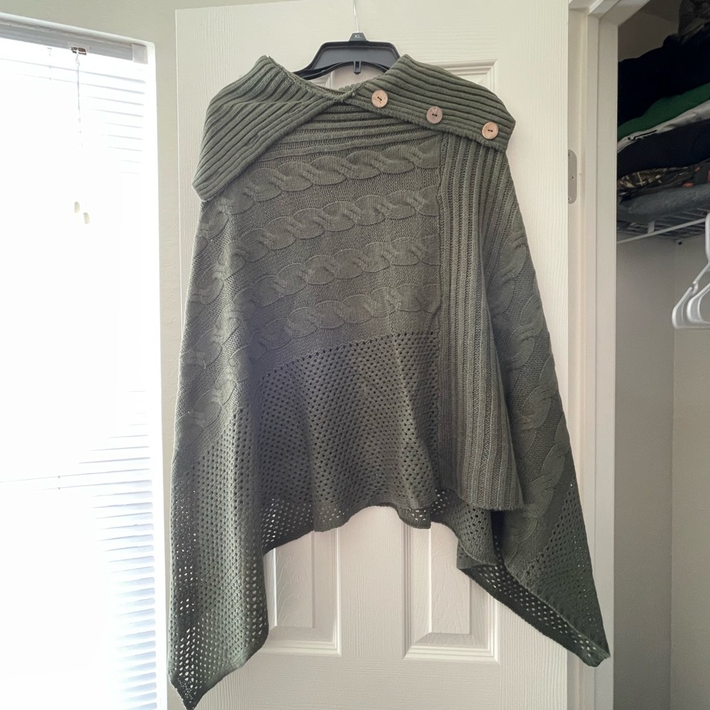 Beautiful forest green cardigan